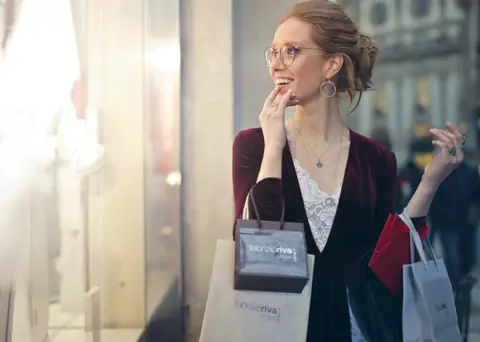 Why Fashionistas Are Quitting Buying New Clothes?