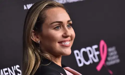 The Scary Tale of How Miley Cyrus Suffered a Head Injury Because of Her Father, Billy Ray Cyrus