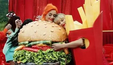 All The Signs That Point to a Collaboration Between Taylor Swift and Katy Perry Will Leave You Convinced