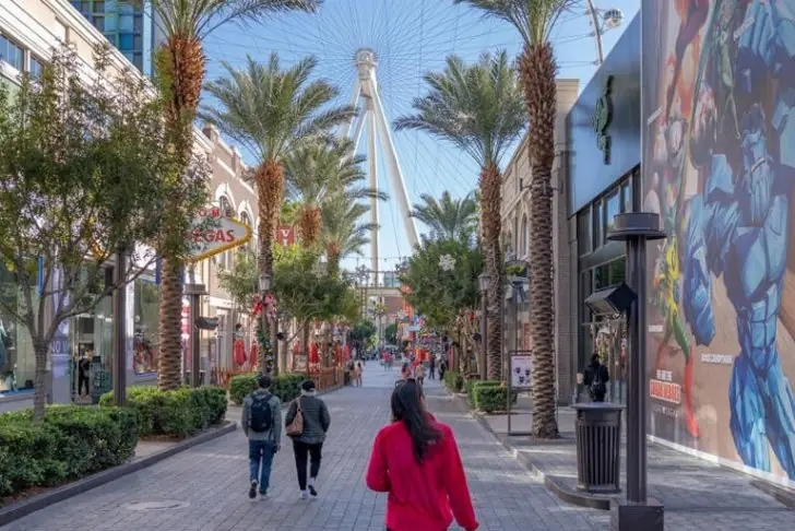 The best things to do in Las Vegas during the day, from iconic attractions to hidden gems.