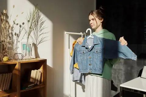 How to Look Effortlessly Chic With These Styling Tips