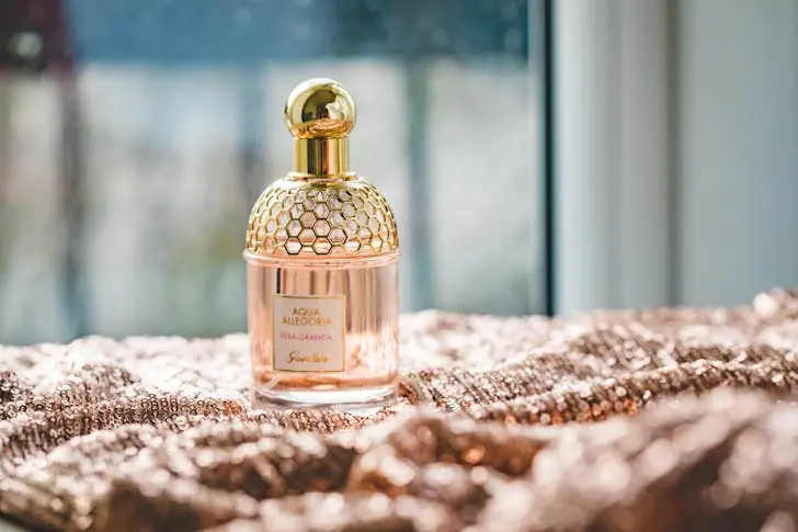 How to tell fake perfume?