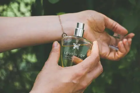 How to Spot Fakes When It Comes to Perfumes