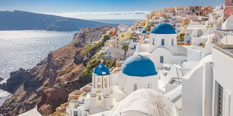 Santorini Travel Guide – Everything You Need to Know
